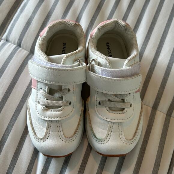 Sincerely Jules White & Pink Sneakers, Toddler Girl 7C (run small) - Picture 2 of 7